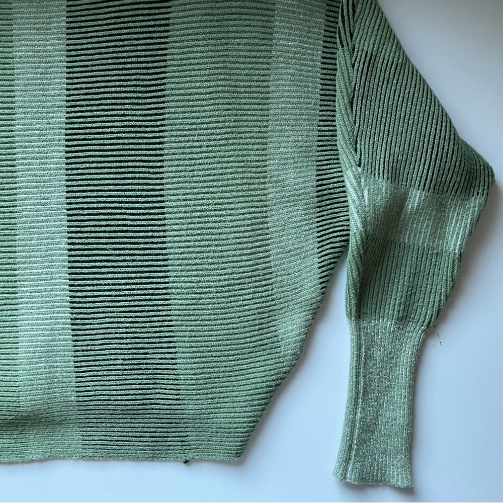 Philosophy Cropped Sweater - Republic Clothing - Size Medium - Picture 5 of 12